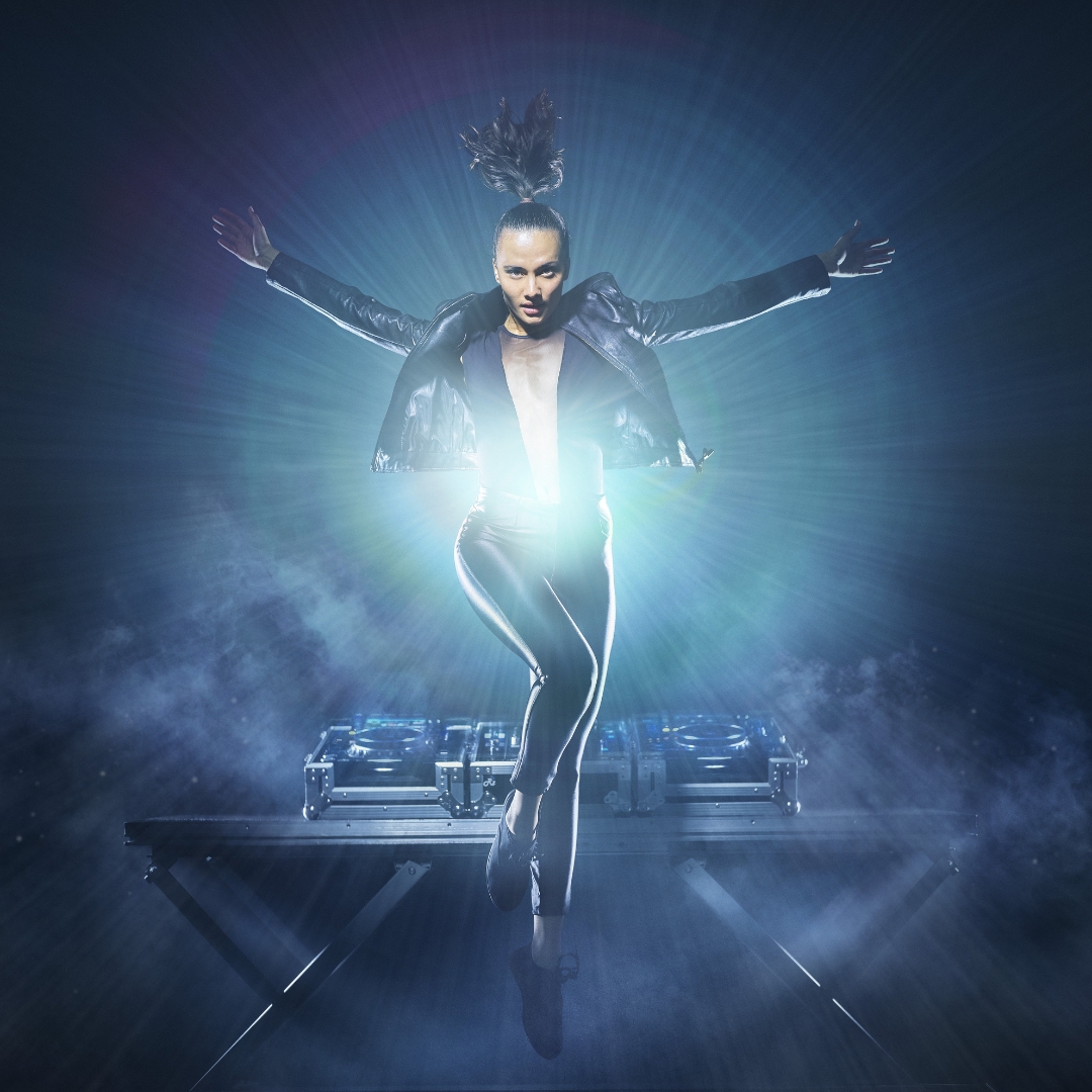 Voorstellingsbeeld GOD is a DJ
